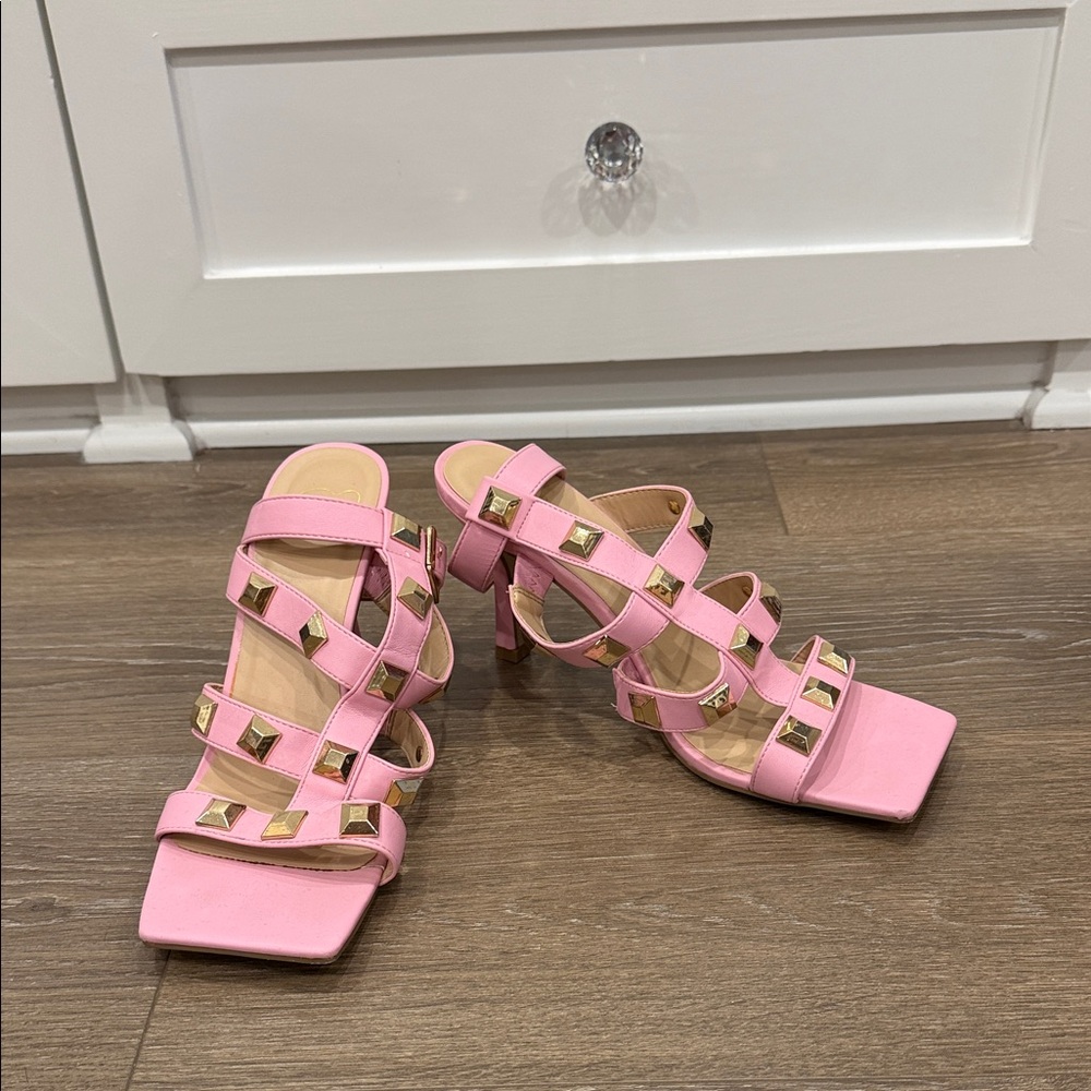 Source Unknown Pink Heels with Gold Studs